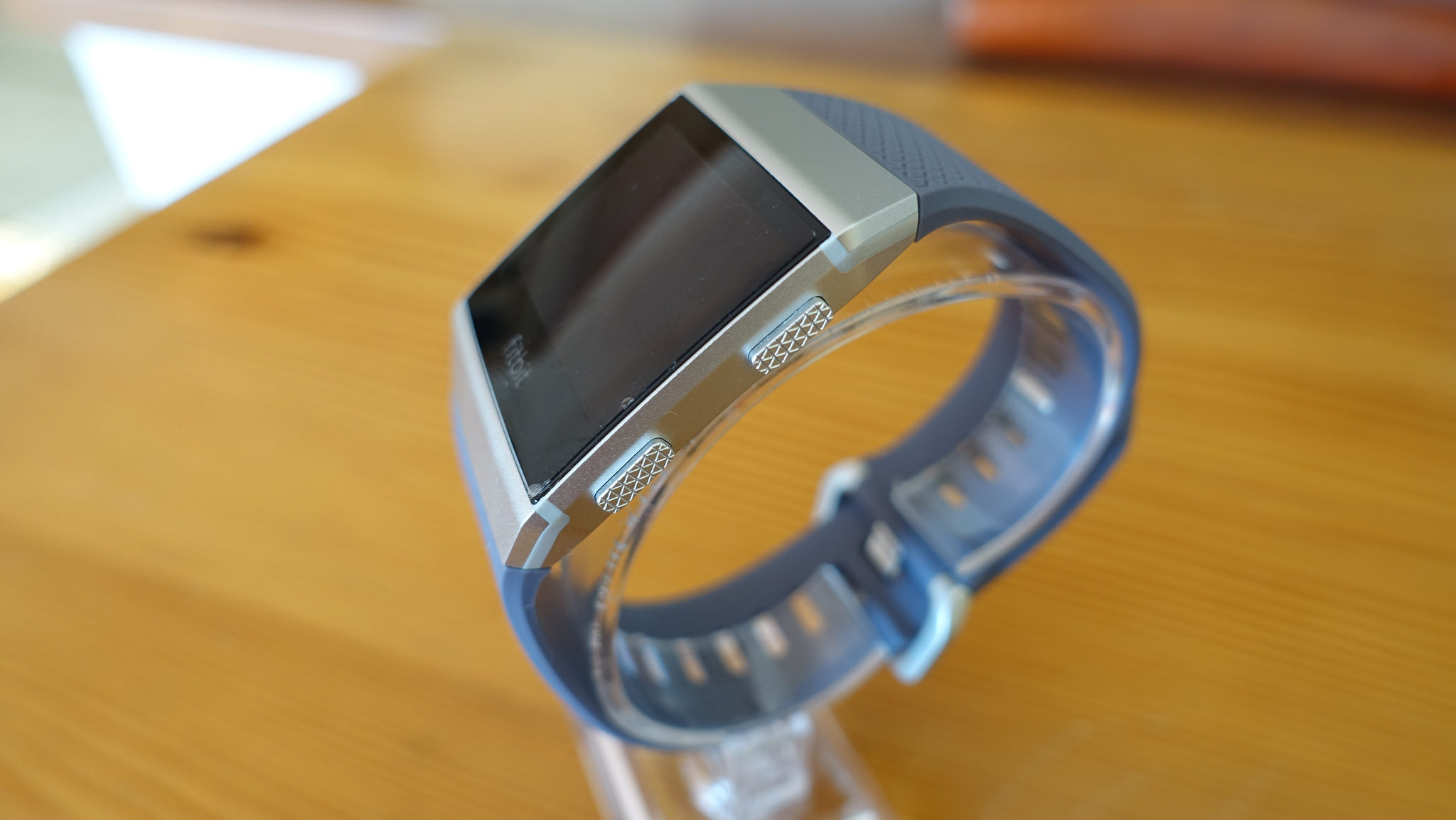 fitbit ionic」は最高のフィットネストラッカーとスマート