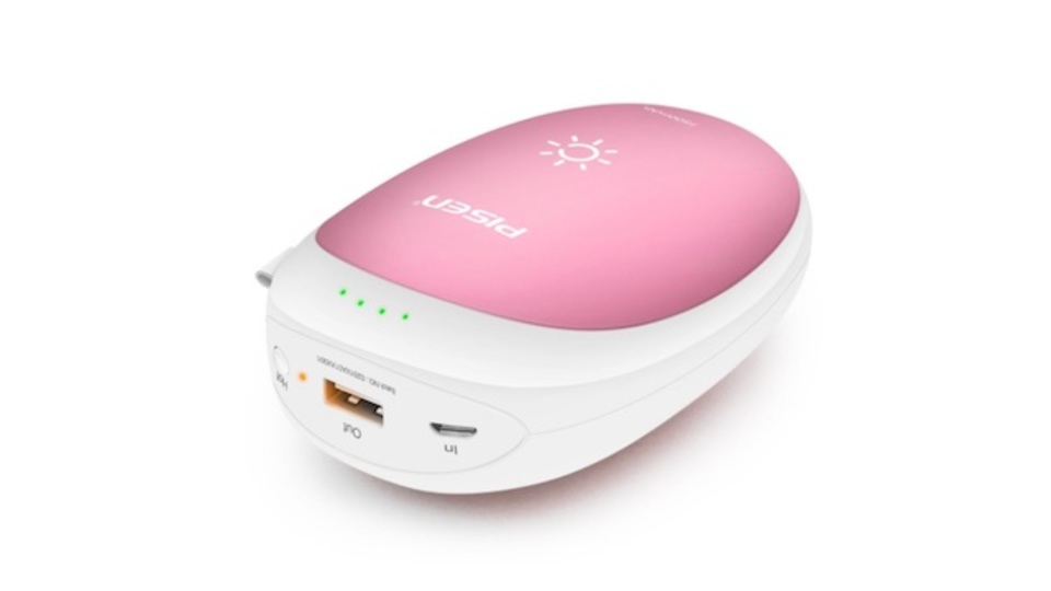 指先を温めてくれるだけじゃない。モバイルバッテリーにもなるPisenの電気カイロ