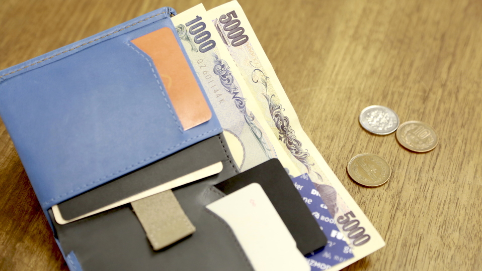 神は細部に宿る。薄さと機能性を追求したベルロイのミニマルなスリムレザーウォレット