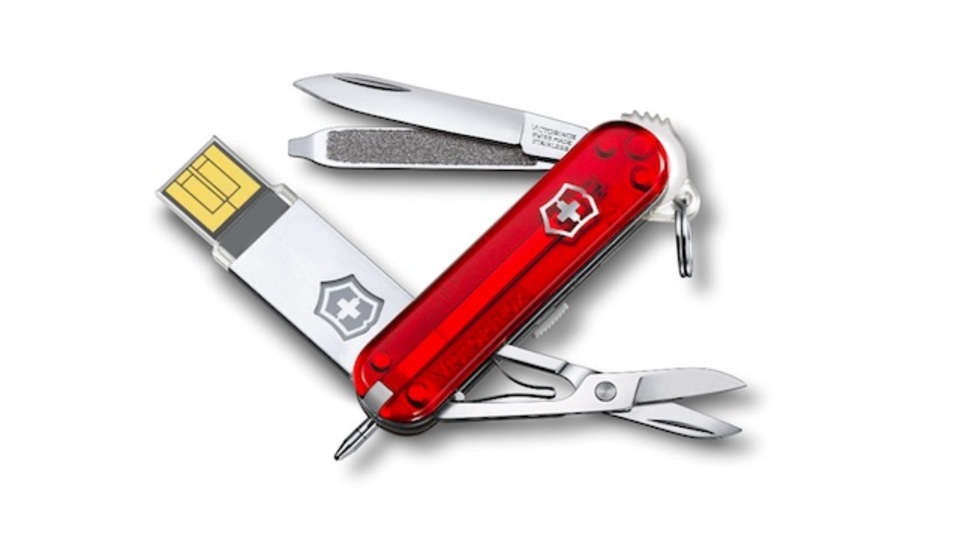 デジタルネイティブ世代向け。VictorinoxのスイスアーミーナイフはUSB付き