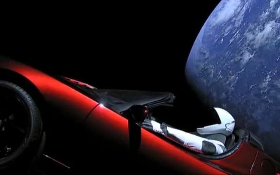 SpaceXが打ち上げ、火星を目指しているTesla Roadsterの現在地を知るサイト