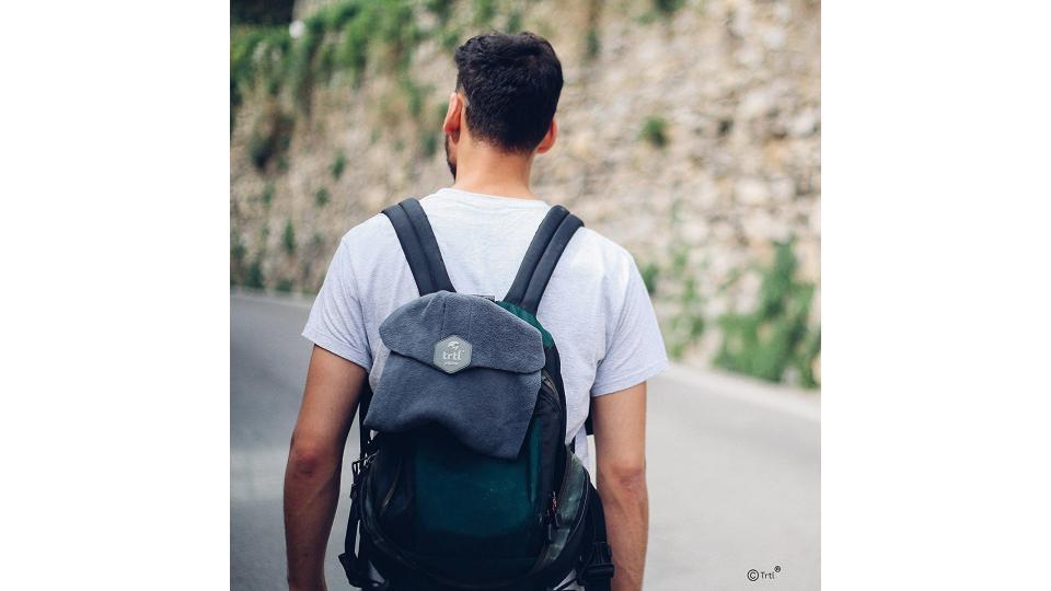 首の痛みを解消。「人体工学設計」のネックピローを取りいれれば旅はグッと快適になる!