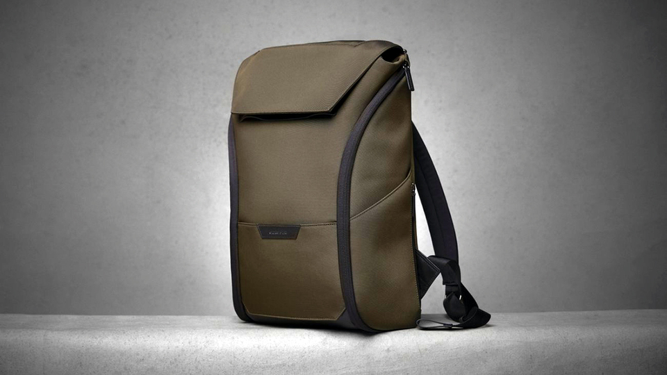 ビジネスユース特化型バックパック『The Capstone Backpack』【今日のライフハックツール】