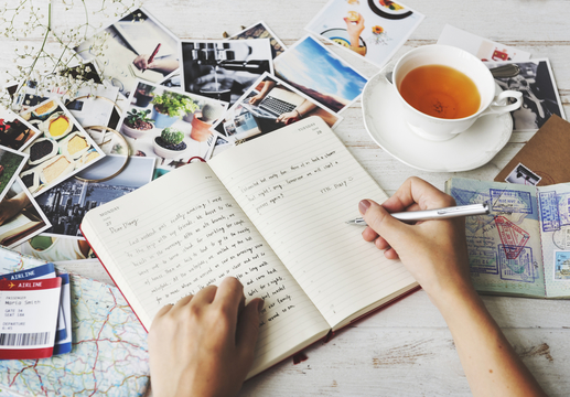 日記に書くことが思い浮かばないときのヒントとアプリ