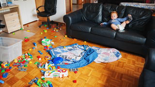 子どもの前でスマホを見る時は、何をしようとしているのか説明しよう