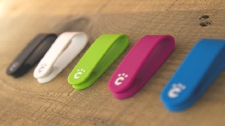 まとめて、立てて、壁に貼り付けて整理整頓。紙もケーブルもスマホも固定できる万能クリップ【今日のライフハックツール・ベスト版】