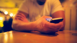 スマホを直感的に操作できるブラウザ｢Smooz｣