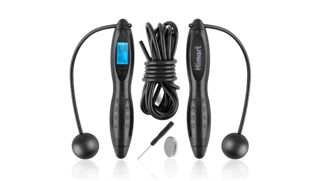 縄がない縄跳び? カウンター機能がついてコードレスな「エアなわとび」