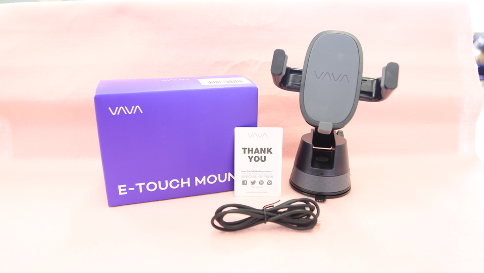 タッチして見ているだけでも楽しい。VAVAの「電動開閉車載スマホホルダー」