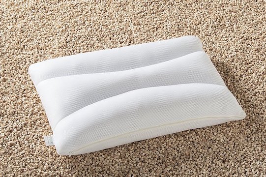 木製チップがいい香り。使えば使うほど自分の頭にフィットする「眠り杉枕」
