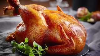 ヘアドライヤーでチキンの皮をパリパリにする方法