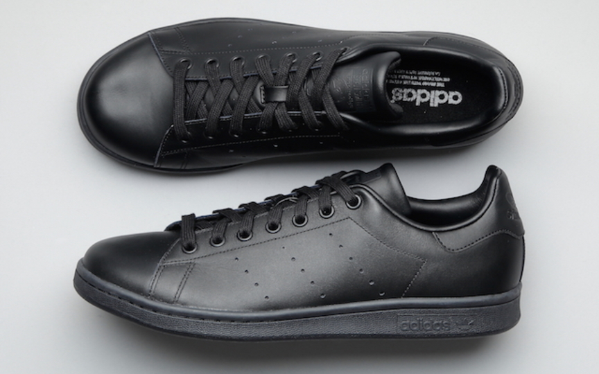 ビジネスカジュアルに使える 白スニーカー 黒スニーカー6選 ライフハッカー 日本版