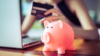 固定費削減の最後の切り札？ コンタクトレンズ料金の見直し方