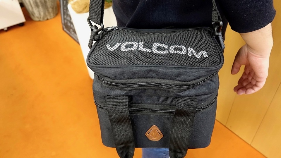 アウトドアや通学・通勤用に。米企業ボルコムの「ランチボックス」と「パッカブル仕様のボストンバッグ」