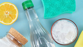 ニオイ残りもすっきり。食器洗いが楽になるホワイトビネガー活用術