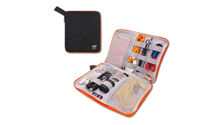 【本日のセール情報】Amazonタイムセールで80%以上オフも! 多機能モバイルポーチやiPhone対応のミニプロジェクターがお買い得に