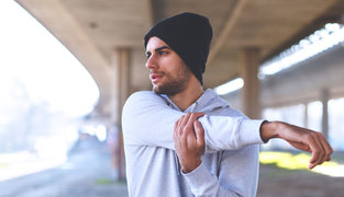 運動をすれば幸福度が上がる、ピークは毎日22分以上の運動量：研究結果