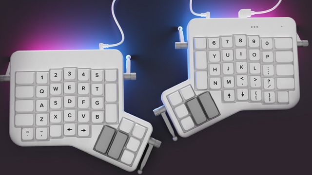 PC作業は能力を最も発揮できる姿勢で。左右に分割でき、キーの配列を楽にカスタマイズ可能なキーボード【今日のライフハックツール】