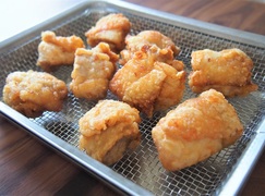 これひとつで料理がしやすく。スッキリ収納できる「ステンレス角ざる 」|マイ定番スタイル