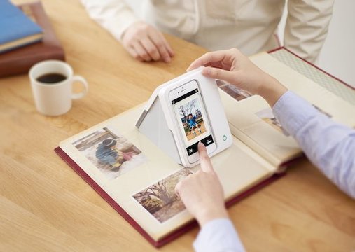 思い出よ、永遠に。アルバム写真をきれいにデータ化できる「Omoidori」