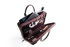 美しいレザーの高機能バッグ｢FAIRE｣ブリーフケース＆スリムクラッチがキャンペーン開始