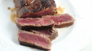 麹・魚醤で安いステーキをグレードアップ