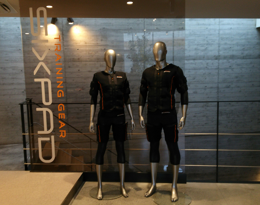 sixpadsuits_2