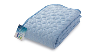 【本日のセール情報】Amazonで期間限定セールが開催中！ 人気の快適安眠グッズ｢冷んやり敷きパッド｣や外反母趾矯正に効果的な｢足指サポーター｣がお買い得に