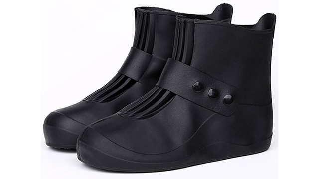 通勤、通学、アウトドアの突然の雨…。これで靴を守りましょう!