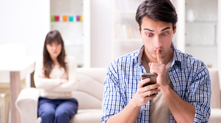 不意にスマホを見られても焦らない。大事な写真やデータを守る設定方法