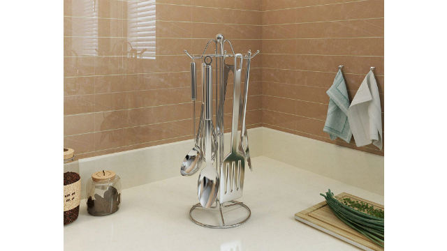 キッチンツールを省スペースでスッキリ収納できるもの、見つけました