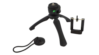 【本日のセール情報】Amazonタイムセールで80%以上オフも! スマホアダプター付きミニ三脚やSpeedoの防水プールバッグがお買い得に