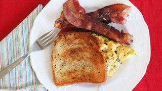 トーストよりも好みかも、イギリスの朝食「フライドブレッド」の作り方