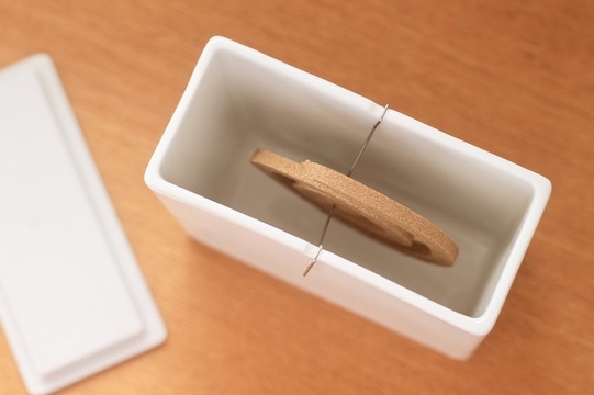 煙も臭いもなし 今年の夏は無印良品の蚊取り線香で快適に ライフハッカー 日本版