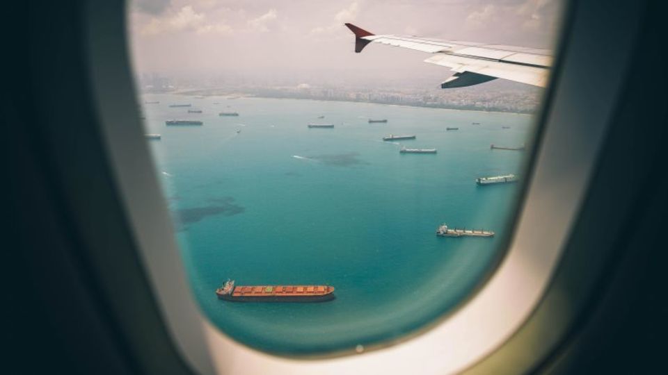 家族や友人に飛行機のマイルは譲渡できる?