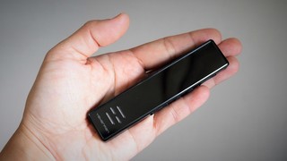 厚さ0.9センチ。胸ポケットに収まる大容量ICレコーダーで会議もセミナーもスマートに録音【今日のライフハックツール】