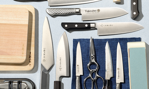 やわらかい食材の切りづらい問題も解決。包丁を選ぶなら「プロ仕様」にこだわるといいかも
