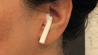 意外と正攻法が一番だったりする。「AirPods」を耳から落とさないコツ