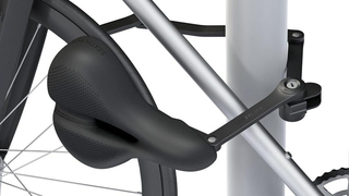 自転車のサドル自体が、なんとチェーンロックに変身! サドルのみ盗まれることもなし【今日のライフハックツール】