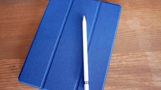 スタンダードをおさえた安定の使いやすさ。iPadケース『オウルテックApple Pencilホルダー付きケース』