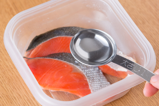 作り置き 鮭フレークの作り方 レシピ ライフハッカー 日本版