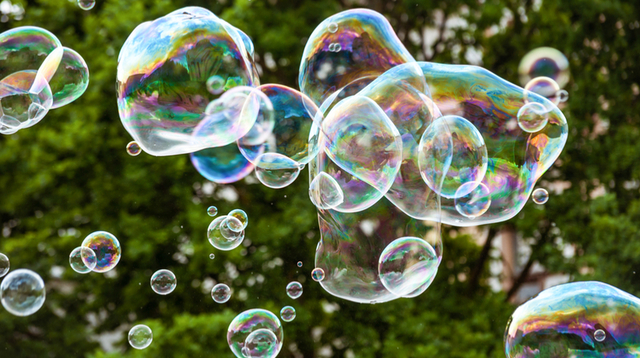 これであなたもヒーローだ。シャボン玉を上手に膨らませる3つのコツ