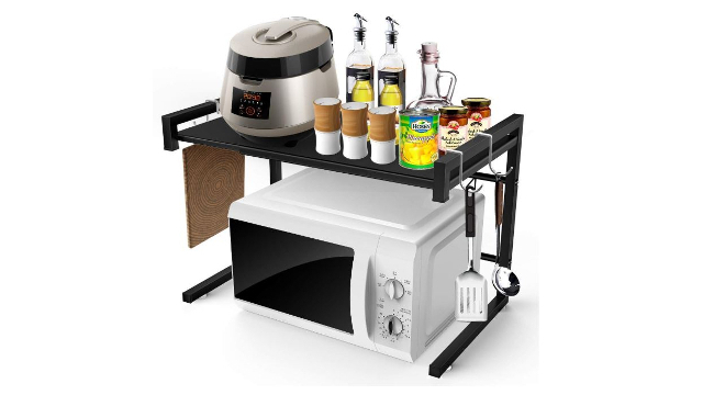 【本日のセール情報】Amazonで期間限定セールが開催中! レンジ上収納ラックや1,000円台の超軽量スニーカーがお買い得に