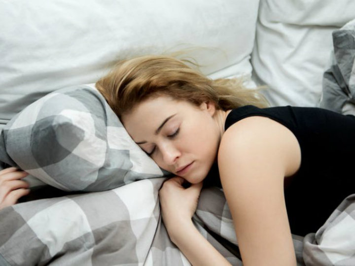 腰痛にならない寝姿勢は? 腰や背中が痛いときの正しい寝方とNG姿勢