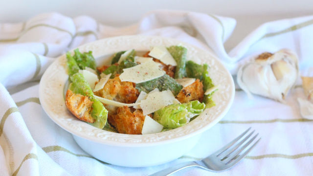 ブルーチーズを使ったシーザサラダドレッシングの作り方