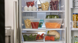 ラップもタッパーも一本化! ファスナー付きシリコン容器「Zip Top」が優秀すぎる