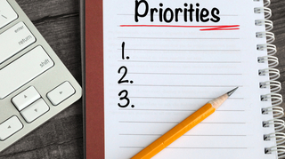 忙しくてパニックになったときに使える、タスクに優先順位をつける方法