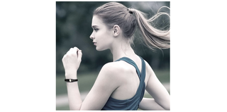 身に着けるLightningケーブルって、新しくない? これならなくさないね