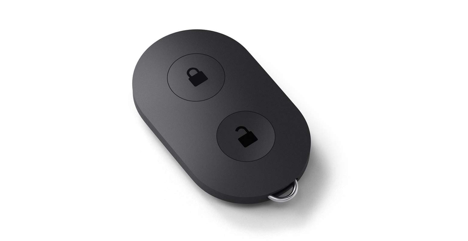 スマートロックなのに物理キー。スマホなしでも玄関をキーレスにできる「Qrio Key」