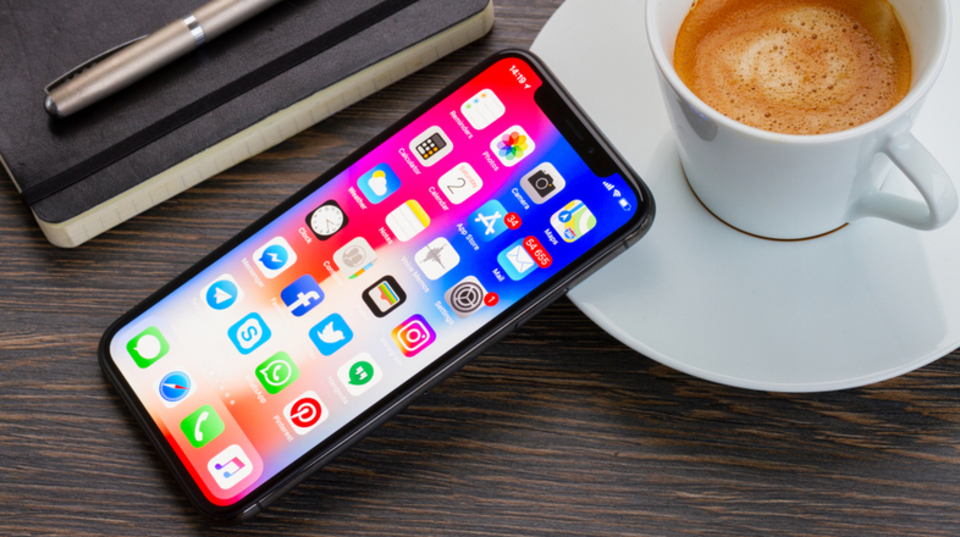 iPhoneユーザーのみなさん、「手前に傾けてスリープ解除」を無効にできていますか?